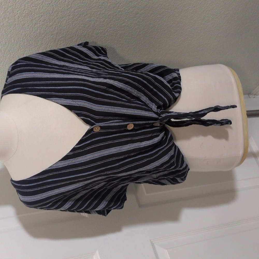 ✅ Universal Thread Blue Stripe Crop Top Tie Front Shirt Large Country Cowgirl